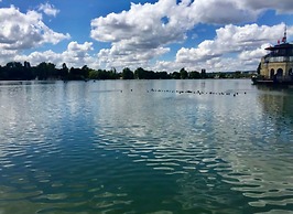 Family apartment 7 minutes from Paris