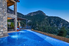 Villa Pine Private Located in a Quiet and Picturesque Location