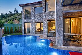 Villa Pine Private Located in a Quiet and Picturesque Location