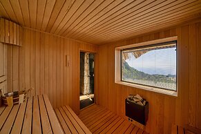 Villa Pine Private Located in a Quiet and Picturesque Location