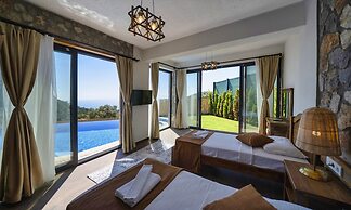 Villa Pine Private Located in a Quiet and Picturesque Location