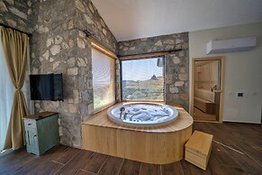 Villa Pine Private Located in a Quiet and Picturesque Location