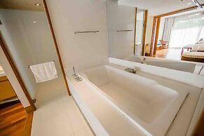 Beachfront 3br Luxe Plunge Pool On Naithon Beach