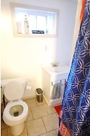 Room-black-white Rm By Yale U