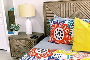 Casa Cordova by Lowkl