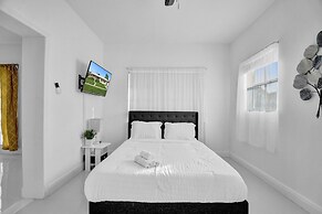 La Serre Miami Home & Private Pool Near Aventura Mall