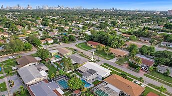 La Serre Miami Home & Private Pool Near Aventura Mall