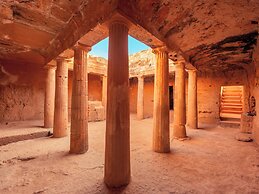 Sanders White Mountains - Vibrant Villa With Pool