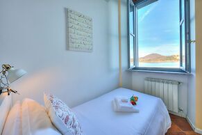 La Dolce Vita Pied Dans L' Eau