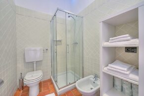 La Dolce Vita Pied Dans L' Eau