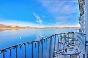 La Dolce Vita Pied Dans L' Eau