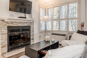 Slope-side Studio Bliss Ski-in Ski-out, Renovated At Blue, Hot Tub, Fa