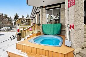 Slope-side Studio Bliss Ski-in Ski-out, Renovated At Blue, Hot Tub, Fa