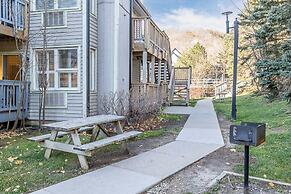 Slope-side Studio Bliss Ski-in Ski-out, Renovated At Blue, Hot Tub, Fa