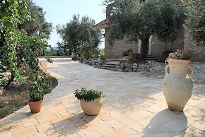 Meridiana Holiday House With Shared Swimming Pool