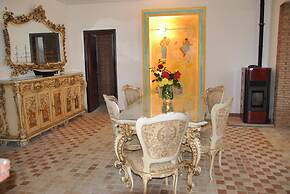 Meridiana Holiday House With Shared Swimming Pool