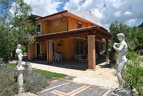 Meridiana Holiday House With Shared Swimming Pool