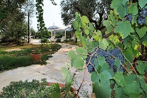Meridiana Holiday House With Shared Swimming Pool