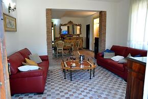 Meridiana Holiday House With Shared Swimming Pool