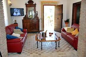 Meridiana Holiday House With Shared Swimming Pool