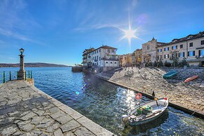 Lago Magico Pied Dans L' Eau