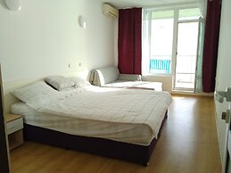 Silver Beach B16 Apartment