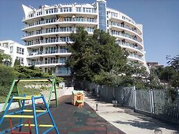 Silver Beach B16 Apartment