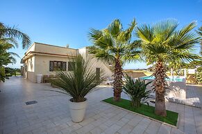 2660 Villa Montecarlo by Perle di Puglia