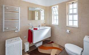 Beautiful 3-bed Villa in Faro Spool & Seaview