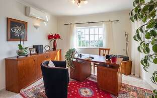 Beautiful 3-bed Villa in Faro Spool & Seaview