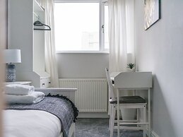 Charming 3-bed House in Newcastle Upon Tyne