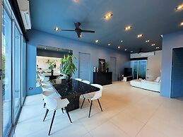 Contemporary 3bd Safari Pool Villa Near Nai Yang Beach