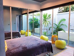 Contemporary 3bd Safari Pool Villa Near Nai Yang Beach