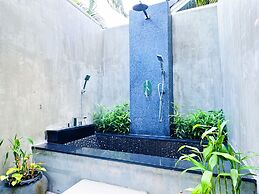 Contemporary 3bd Safari Pool Villa Near Nai Yang Beach