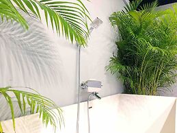 Contemporary 3bd Safari Pool Villa Near Nai Yang Beach