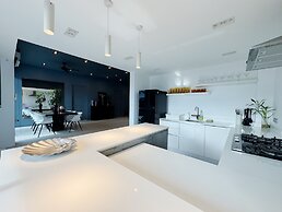 Contemporary 3bd Safari Pool Villa Near Nai Yang Beach