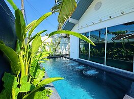 Contemporary 3bd Safari Pool Villa Near Nai Yang Beach