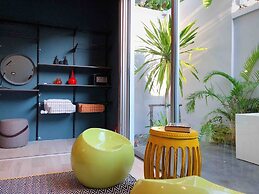 Contemporary 3bd Safari Pool Villa Near Nai Yang Beach