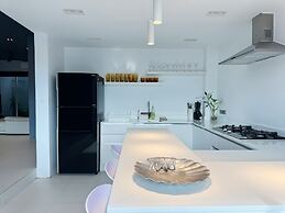 Contemporary 3bd Safari Pool Villa Near Nai Yang Beach