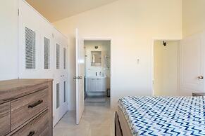 Escape to Paradise: Brand New Bungalow With Ocean View in Discovery Ba