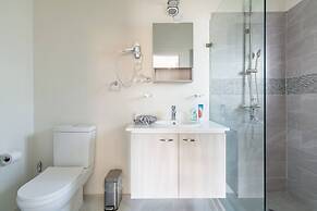 Escape to Paradise: Brand New Bungalow With Ocean View in Discovery Ba