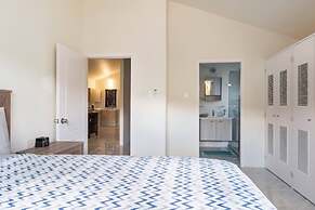 Escape to Paradise: Brand New Bungalow With Ocean View in Discovery Ba