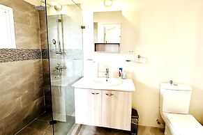 Escape to Paradise: Brand New Bungalow With Ocean View in Discovery Ba