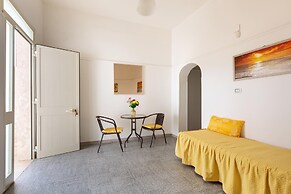 2744 Villetta Irene by Barbarhouse