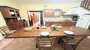 Spoleto Storico Spacious City House - car Unnecessary - Wifi - Sleeps 