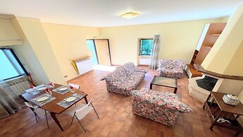 Spoleto Storico Spacious City House - car Unnecessary - Wifi - Sleeps 