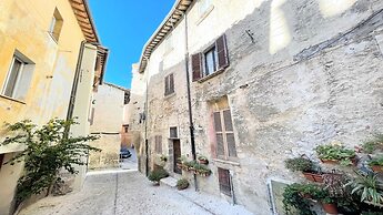 Spoleto Storico Spacious City House - car Unnecessary - Wifi - Sleeps 