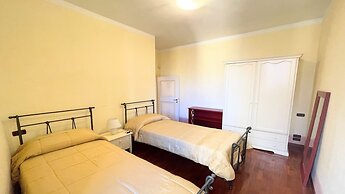 Spoleto Storico Spacious City House - car Unnecessary - Wifi - Sleeps 