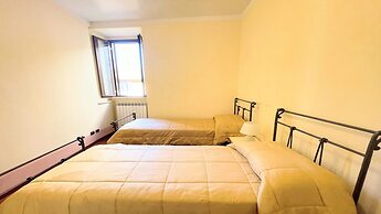 Spoleto Storico Spacious City House - car Unnecessary - Wifi - Sleeps 