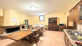 Spoleto Storico Spacious City House - car Unnecessary - Wifi - Sleeps 